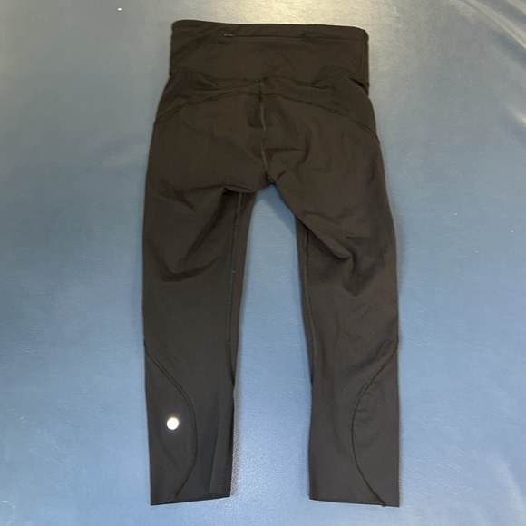 LULULEMON sz 6 black “fast and free”, high-rise 23 inch inseam leggings - Picture 6 of 7